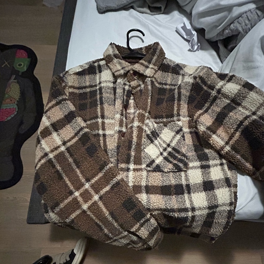 neutral tone, fluffy flannel!